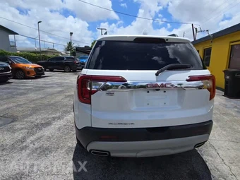 2020 GMC Acadia SLT 4SA – miniatura 4