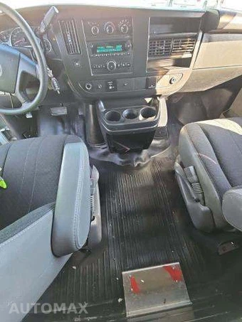 2020 GMC Savana 2500 Cargo Van 1WT 135.2" WB - miniatura 10