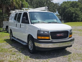 2020 GMC Savana 2500 Cargo Van 1WT 135.2" WB - miniatura 4