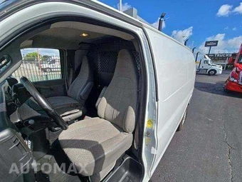 2020 GMC Savana 2500 Cargo Van 1WT 135.2" WB – miniatura 7
