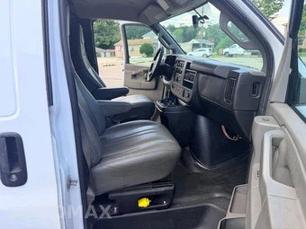 2020 GMC Savana 2500 Cargo Van 1WT 135.2" WB - miniatura 13