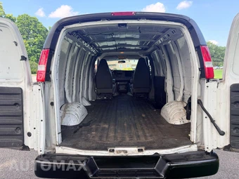 2020 GMC Savana 2500 Cargo Van 1WT 135.2" WB - miniatura 15