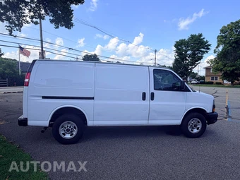 2020 GMC Savana 2500 Cargo Van 1WT 135.2" WB - miniatura 7
