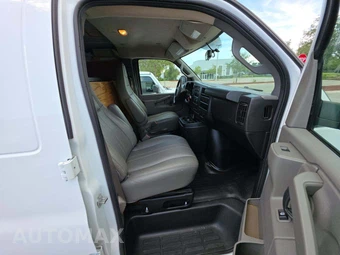 2020 GMC Savana 2500 Cargo Van 1WT 155.2" WB - miniatura 18