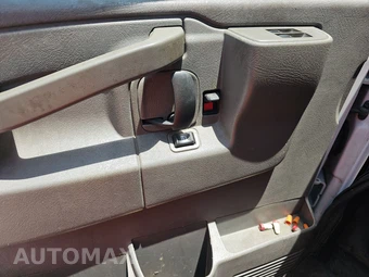 2020 GMC Savana 2500 Cargo Van 1WT 155.2" WB - miniatura 9