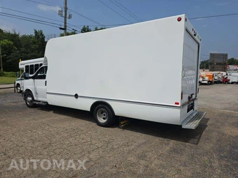 2020 GMC Savana 4500 Cutaway 2WT DRW – miniatura 2