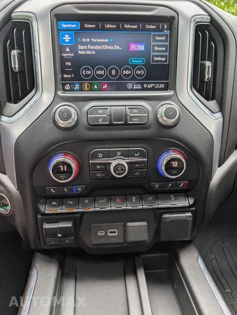 2020 GMC Sierra 1500 SLT Crew Cab Short Bed 4SA - miniatura 29
