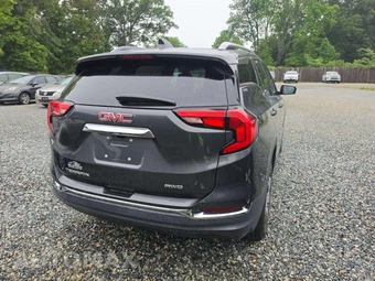 2020 GMC Terrain SLT 4SA – miniatura 3