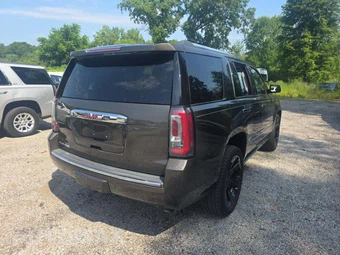 2020 GMC Yukon Denali 5SA - miniatura 3