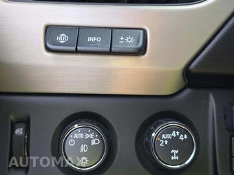2020 GMC Yukon Denali 5SA - miniatura 30