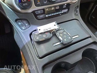 2020 GMC Yukon Denali 5SA - miniatura 5