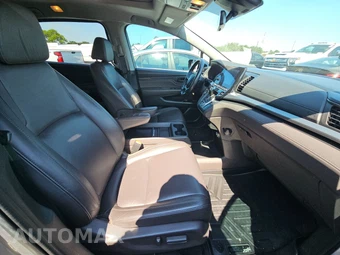 2020 Honda Odyssey Touring 118.1" WB - miniatura 8