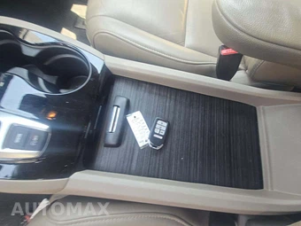 2020 Honda Pilot Touring 7-Passenger - miniatura 8