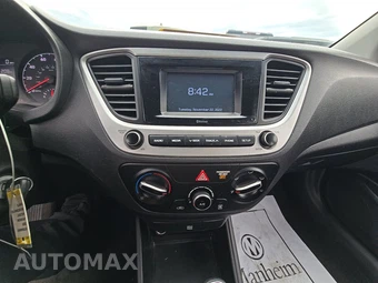 2020 Hyundai Accent SE - miniatura 11