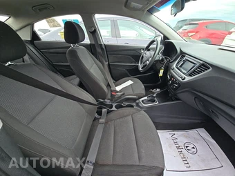 2020 Hyundai Accent SE - miniatura 8