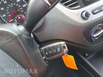 2020 Hyundai Accent SE – miniatura 8