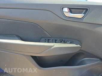 2020 Hyundai Accent SE - miniatura 9