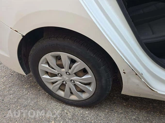 2020 Hyundai Accent SE – miniatura 24