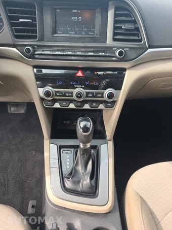 2020 Hyundai Elantra SE Sedan - miniatura 11