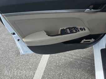 2020 Hyundai Elantra SE Sedan - miniatura 9