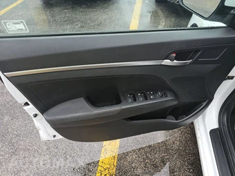 2020 Hyundai Elantra SE Sedan - miniatura 9