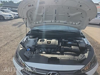 2020 Hyundai Elantra SE Sedan - miniatura 18