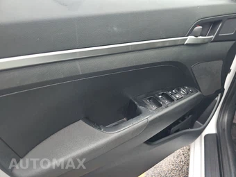 2020 Hyundai Elantra SE Sedan – miniatura 9