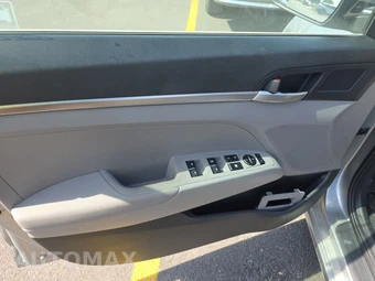 2020 Hyundai Elantra SE Sedan - miniatura 9