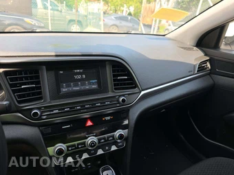 2020 Hyundai Elantra SE Sedan - miniatura 10