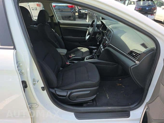 2020 Hyundai Elantra SE Sedan - miniatura 18