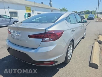 2020 Hyundai Elantra SE Sedan – miniatura 4