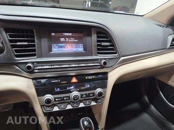 2020 Hyundai Elantra SE Sedan - miniatura 10