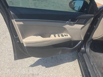 2020 Hyundai Elantra SE Sedan - miniatura 9