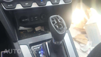2020 Hyundai Elantra SEL Sedan - miniatura 22