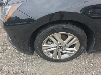 2020 Hyundai Elantra SEL Sedan – miniatura 8