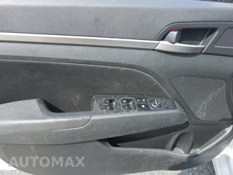 2020 Hyundai Elantra SEL Sedan – miniatura 9