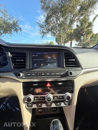 2020 Hyundai Elantra SEL Sedan - miniatura 28