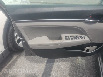 2020 Hyundai Elantra SEL Sedan – miniatura 9