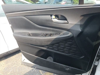 2020 Hyundai Santa Fe SE – miniatura 9
