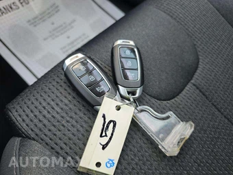 2020 Hyundai Santa Fe SEL – miniatura 5