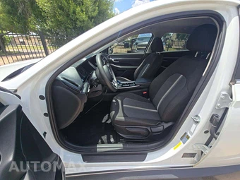 2020 Hyundai Sonata SE – miniatura 3