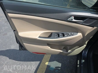 2020 Hyundai Tucson SE – miniatura 9