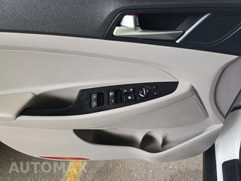 2020 Hyundai Tucson SE – miniatura 9