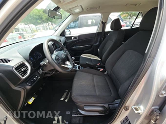 2020 Hyundai Venue SE – miniatura 7