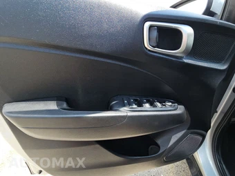 2020 Hyundai Venue SE – miniatura 9