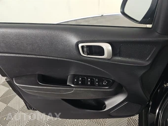 2020 Hyundai Venue SE – miniatura 9