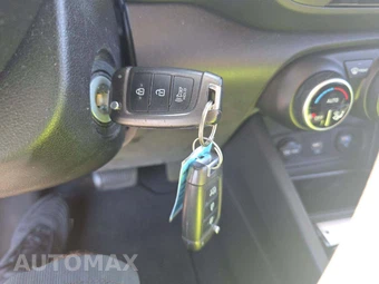 2020 Hyundai Venue SEL – miniatura 8