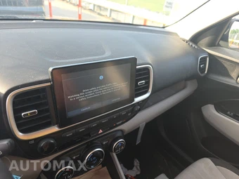 2020 Hyundai Venue SEL – miniatura 11