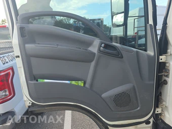 2020 Isuzu NPR HD Base Low Tilt - miniatura 9