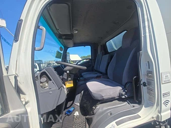 2020 Isuzu NPR HD Base Low Tilt – miniatura 6